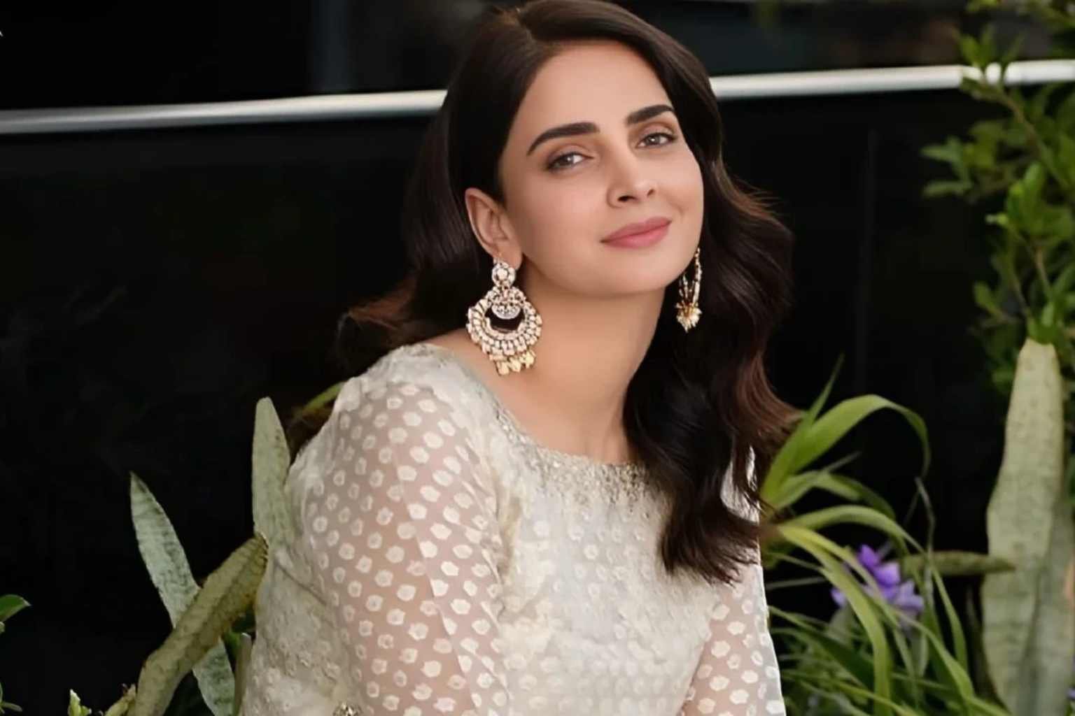 saba qamar